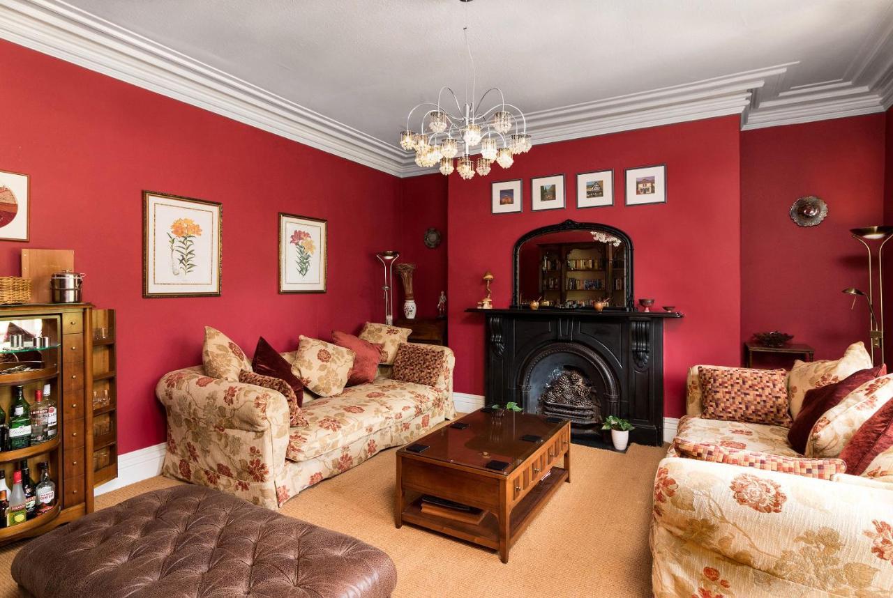 Ffarm Country House 애버갤리 외부 사진