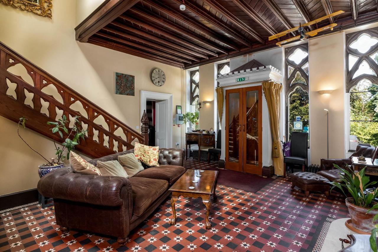 Ffarm Country House 애버갤리 외부 사진