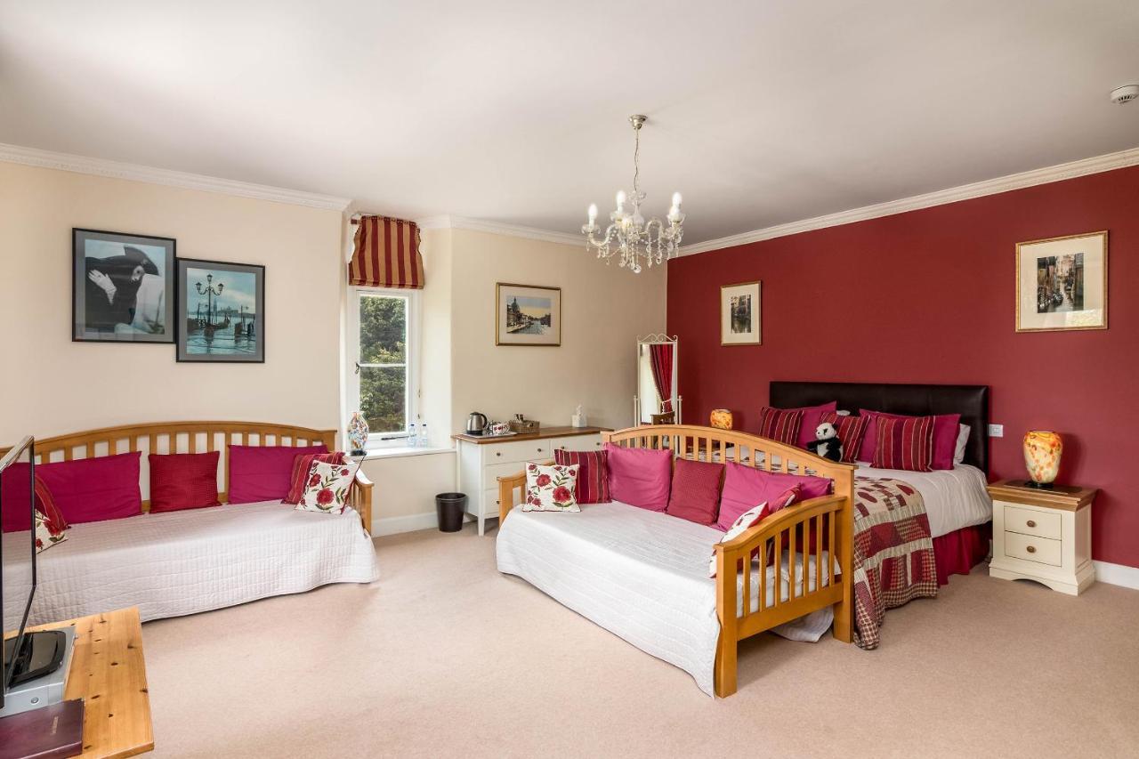 Ffarm Country House 애버갤리 외부 사진